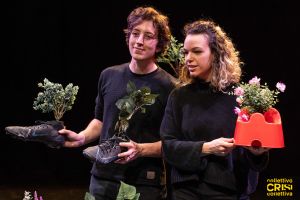 01 Foto Spettacolo Infanzia Tema Ecologia Spettacoli Teatrali Collettivo Crisi Collettiva Bologna Compagnia Teatro Scuole