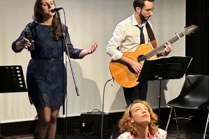 01 Votate La Regina Donne Consapevolezza Spettacoli Teatrali Collettivo Crisi Collettiva Bologna Compagnia Verticale