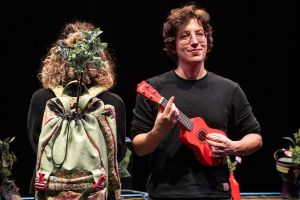 03 Foto Spettacolo Infanzia Tema Ecologia Spettacoli Teatrali Collettivo Crisi Collettiva Bologna Compagnia Teatro Scuole