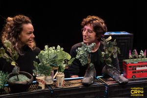04 Foto Spettacolo Infanzia Tema Ecologia Spettacoli Teatrali Collettivo Crisi Collettiva Bologna Compagnia Teatro Scuole