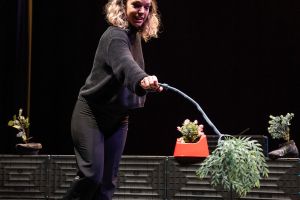 06 Foto Spettacolo Infanzia Tema Ecologia Spettacoli Teatrali Collettivo Crisi Collettiva Bologna Compagnia Teatro Scuole