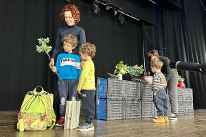 07 Ultimo Ramo Di Stella Crevalcore 5 Gennaio Colettivo Crisi Collettiva Spettacolo Per Bambini