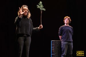 08 Foto Spettacolo Infanzia Tema Ecologia Spettacoli Teatrali Collettivo Crisi Collettiva Bologna Compagnia Teatro Scuole