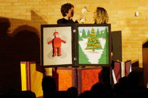 08 Spettacolo Il Bambino Babbo Natale Centro Civico Decima 2 Dicembre Collettivo Crisi Collettiva Spettacolo Per Bambini Verticale