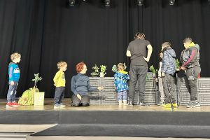 09 Ultimo Ramo Di Stella Crevalcore 5 Gennaio Colettivo Crisi Collettiva Spettacolo Per Bambini