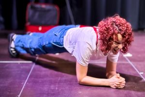 12 Foto Spettacolo Pinocchio Mangia Spaghetti Alla Bolognese Spettacoli Teatrali Collettivo Crisi Collettiva Bologna Compagnia Teatro Verticale