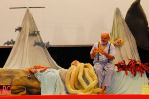 13 Spettacolo Infanzia Tema Acqua Storia Spettacoli Teatrali Collettivo Crisi Collettiva Compagnia Teatro Bambini Zaro Teatro Scivolando Onde