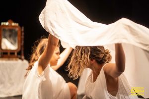 14 Foto Spettacolo Autentica Donne Conspevolezza Introspezione Spettacoli Teatrali Collettivo Crisi Collettiva Bologna Compagnia Teatro.jpg