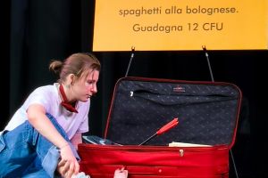 15 Foto Spettacolo Pinocchio Mangia Spaghetti Alla Bolognese Spettacoli Teatrali Collettivo Crisi Collettiva Bologna Compagnia Teatro Verticale