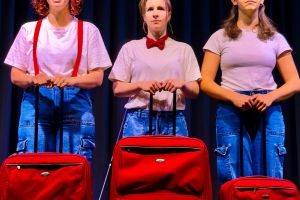 18 Foto Spettacolo Pinocchio Mangia Spaghetti Alla Bolognese Spettacoli Teatrali Collettivo Crisi Collettiva Bologna Compagnia Teatro Verticale